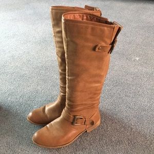 Knee-high riding boot
